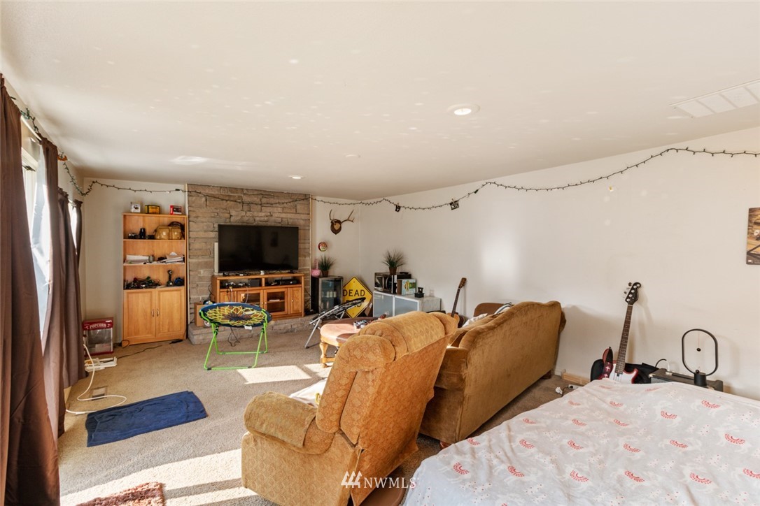 4915 Parker Road East Sumner, WA 98390 - Photo 14 of 25 Gallery Image 14