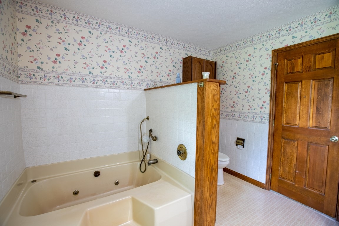 1033 Old Plank Road Chandler, IN 47610 - Photo 22 of 36