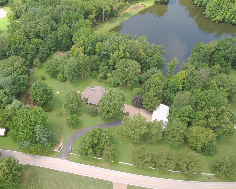 1033 Old Plank Road Chandler, IN 47610 - Photo 6 of 36