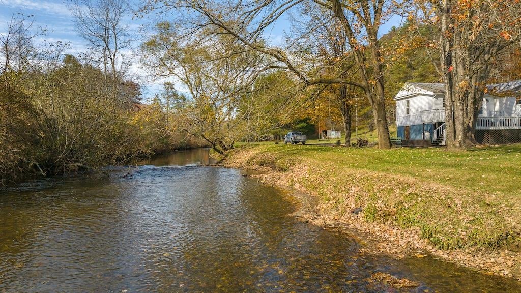 4900 Dugspur Road Dugspur, VA 24325 - Photo 24 of 86 Gallery Image 24