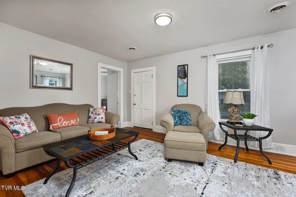 $2,200 | 1509 Virginia Street, Unit 19, Johnson City, TN 37604