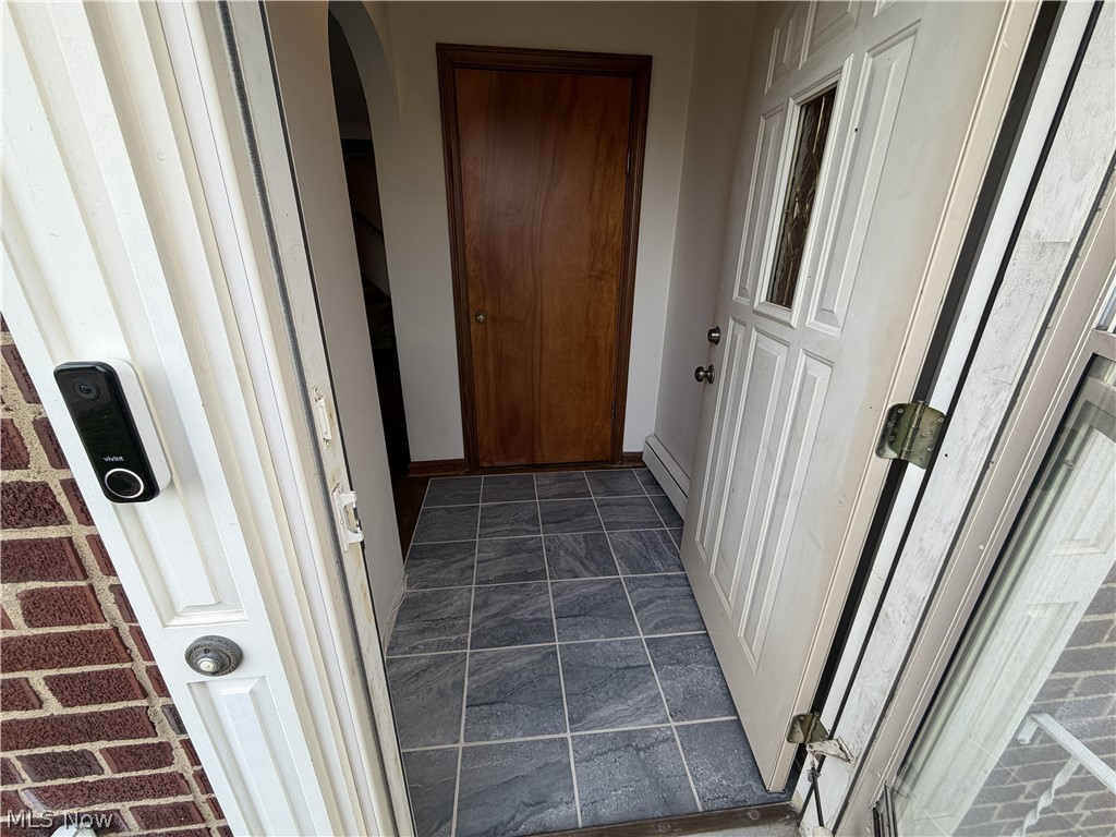 10101 Biddulph Road Cleveland, OH 44144 - Photo 7 of 36