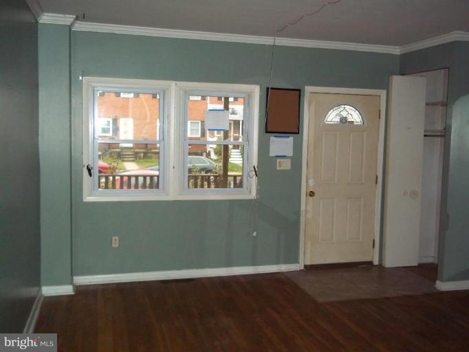 8160 Gray Haven Road Dundalk, MD 21222 - Photo 2 of 7 Living Room
