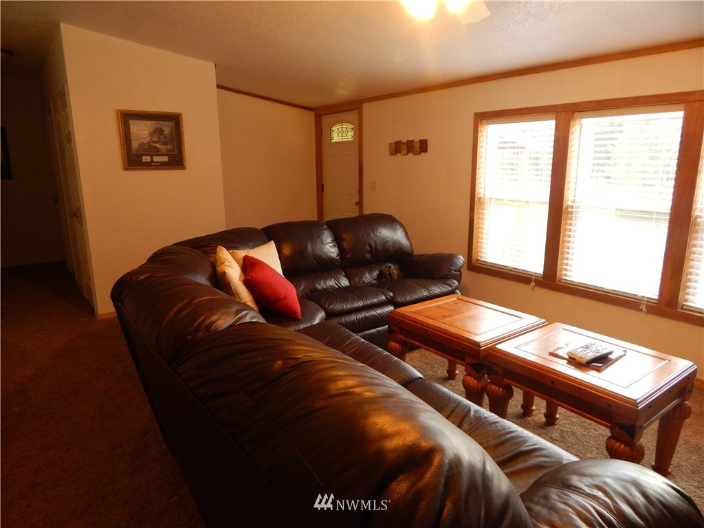 4001 Southwest Hunter Road Port Orchard, WA 98367 - Photo 11 of 23 Gallery Image 11