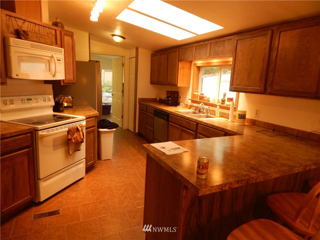 4001 Southwest Hunter Road Port Orchard, WA 98367 - Photo 16 of 23 Gallery Image 16