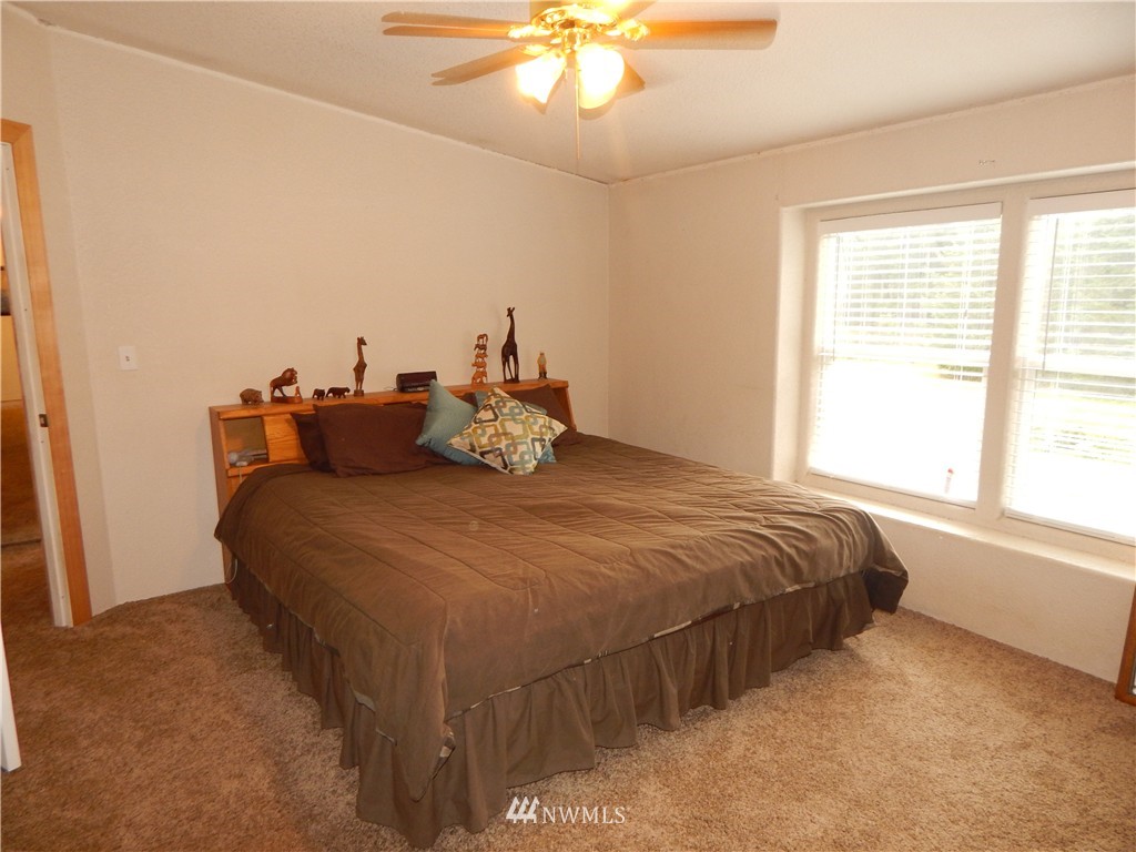 4001 Southwest Hunter Road Port Orchard, WA 98367 - Photo 17 of 23 Gallery Image 17