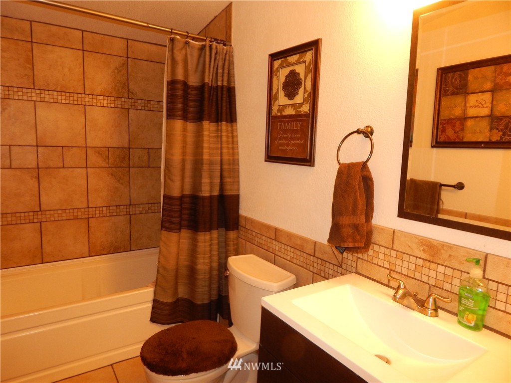 4001 Southwest Hunter Road Port Orchard, WA 98367 - Photo 20 of 23 Gallery Image 20