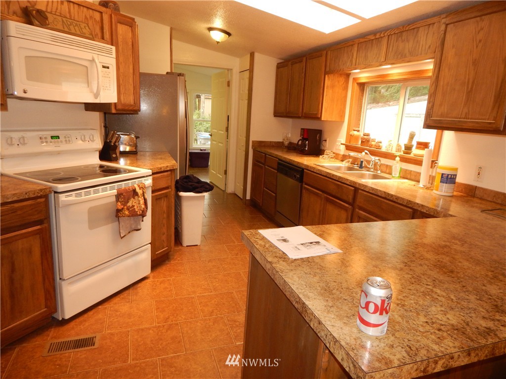 4001 Southwest Hunter Road Port Orchard, WA 98367 - Photo 5 of 23 Gallery Image 5