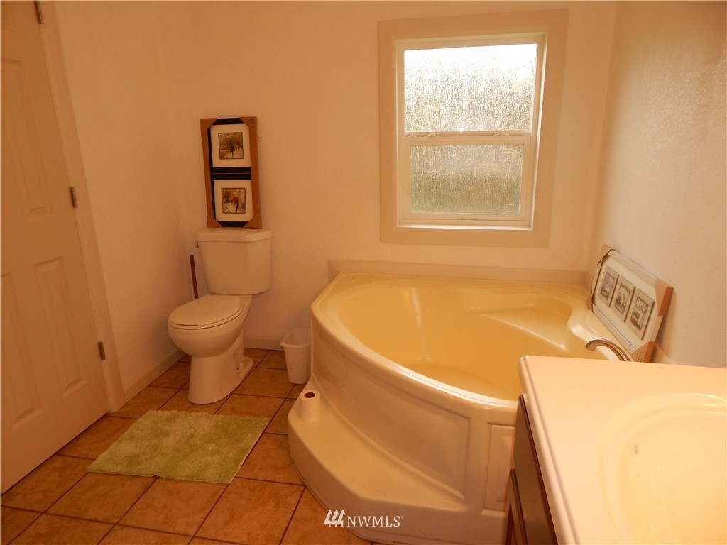 4001 Southwest Hunter Road Port Orchard, WA 98367 - Photo 6 of 23 Gallery Image 6