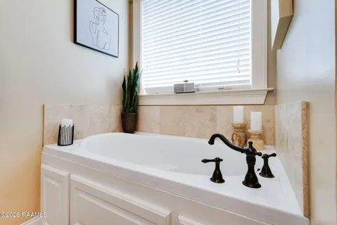 $252,000 | 112 Tall Oaks Lane, Youngsville, LA 70592