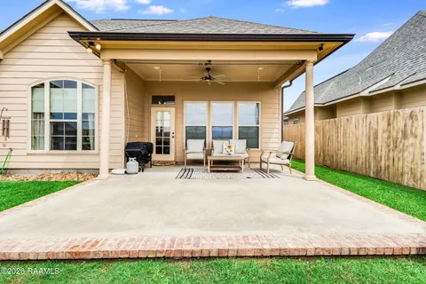 $252,000 | 112 Tall Oaks Lane, Youngsville, LA 70592