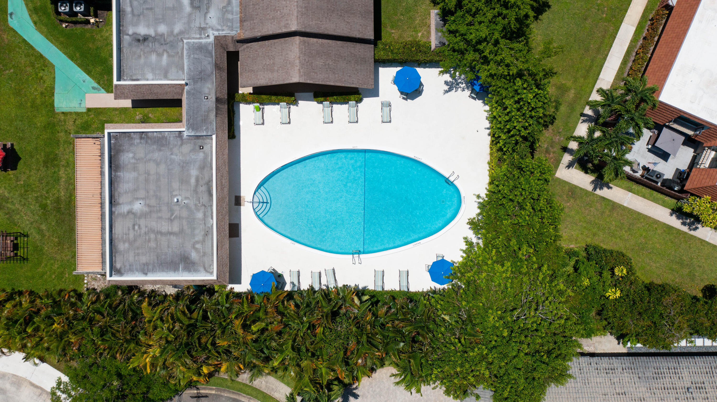 3001 Linton Boulevard, Unit 213C Delray Beach, FL 33445 - Photo 30 of 35 an aerial view of a house having yard
