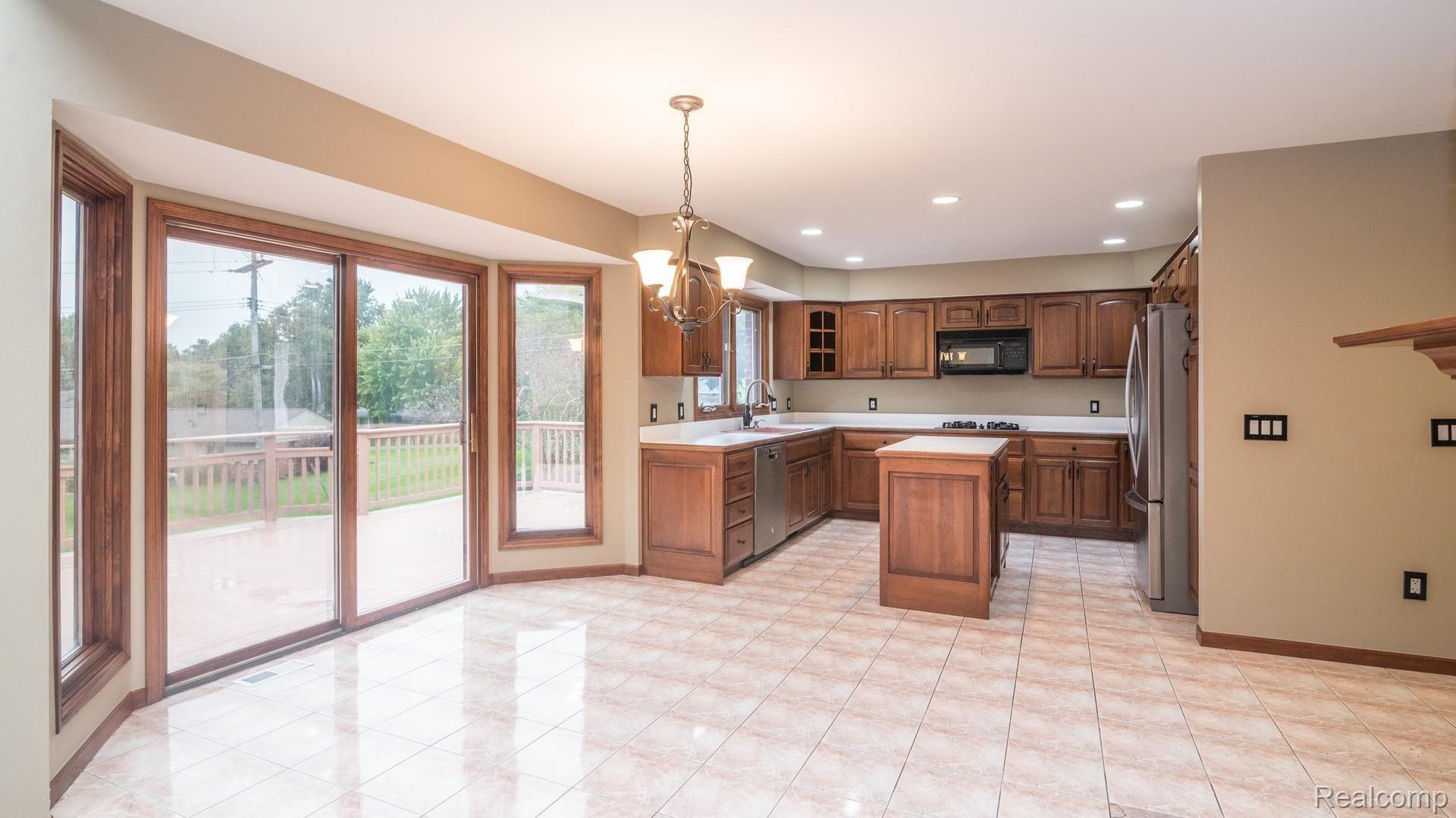 2632 Mcclintock Road Bloomfield Hills, MI 48302 - Photo 21 of 39 049__18.jpg