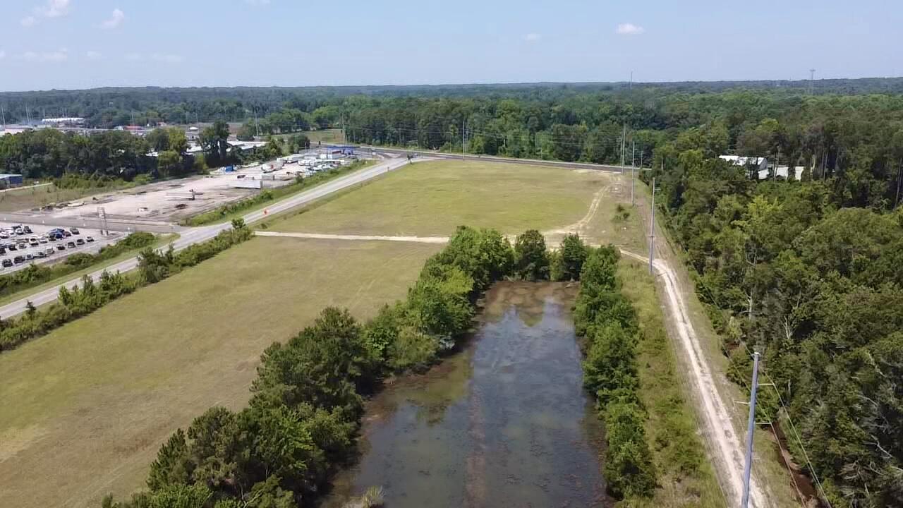 219 Southwest Cannon Bridge Road Orangeburg, SC 29115 - Photo 5 of 22 2024-06-26-12-05-33-685