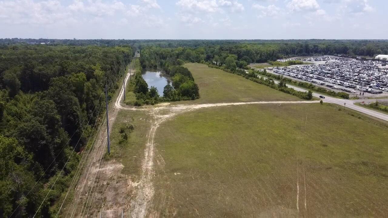 219 Southwest Cannon Bridge Road Orangeburg, SC 29115 - Photo 8 of 22 2024-06-26-12-24-49-118