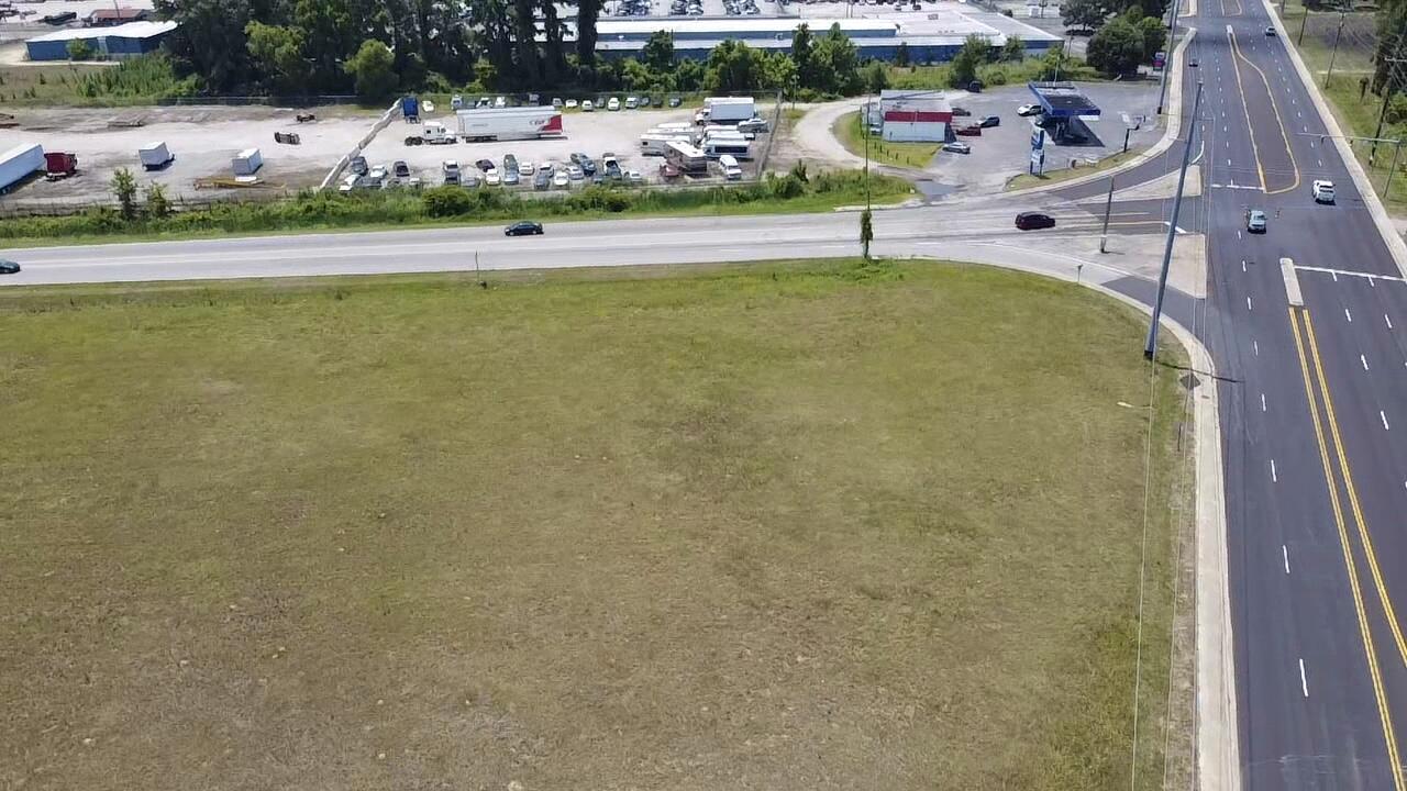 219 Southwest Cannon Bridge Road Orangeburg, SC 29115 - Photo 10 of 22 2024-06-26-12-24-56-472