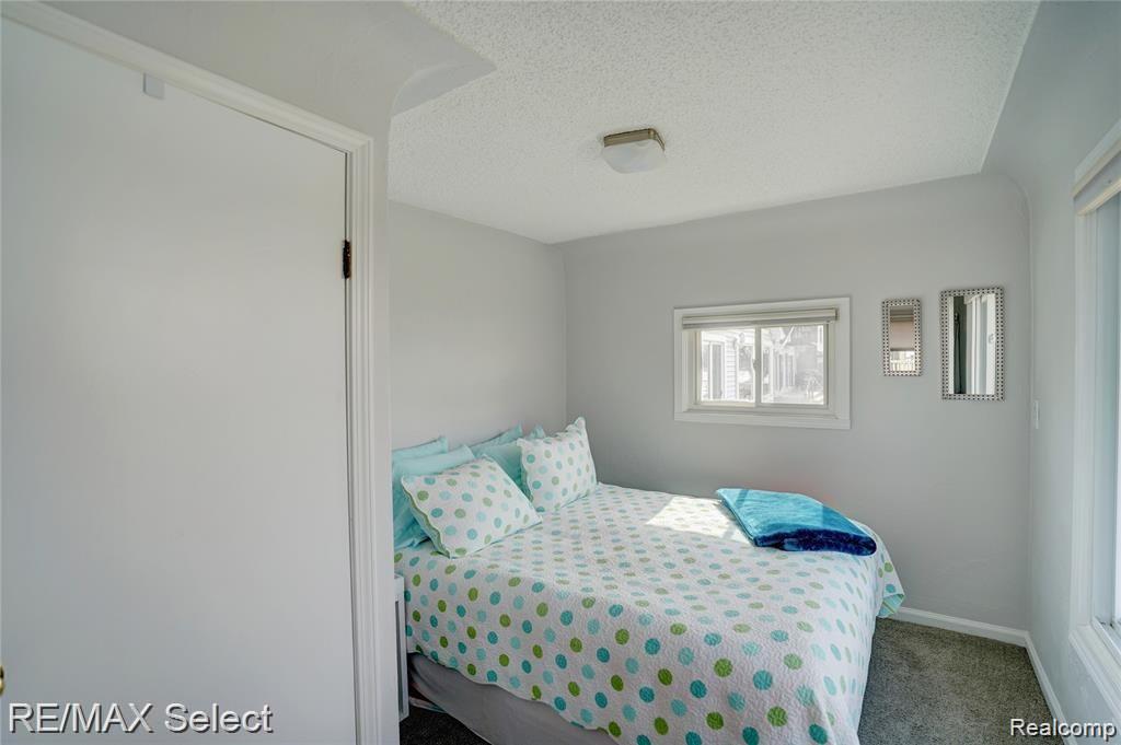 13542 South Horrell Road Fenton, MI 48430 - Photo 25 of 35