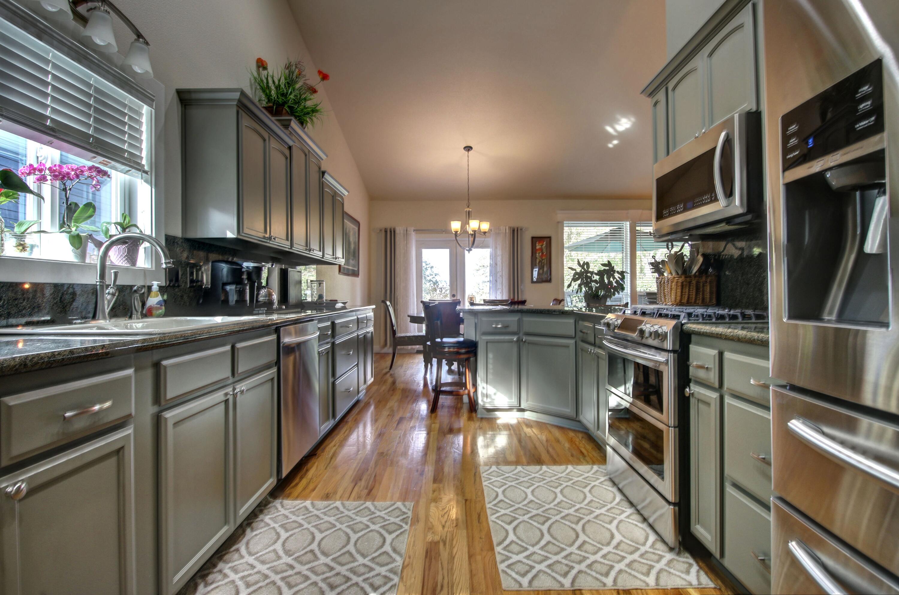 33 Broken Stone Way Eagle Point, OR 97524 - Photo 20 of 33 a kitchen with granite countertop lots of counter top space