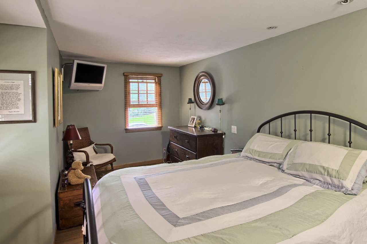 6999 Deepwater Point Road Williamsburg, MI 49690 - Photo 14 of 34 1824978-13.JPG