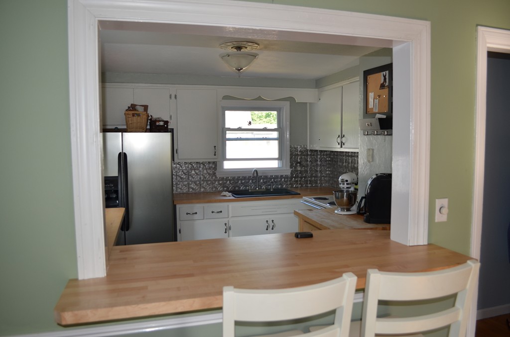 75 Burnside Terrace Springfield, MA 01118 - Photo 6 of 15