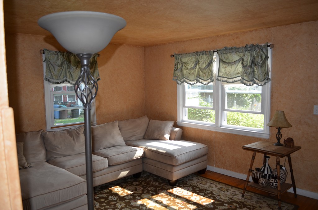 75 Burnside Terrace Springfield, MA 01118 - Photo 10 of 15