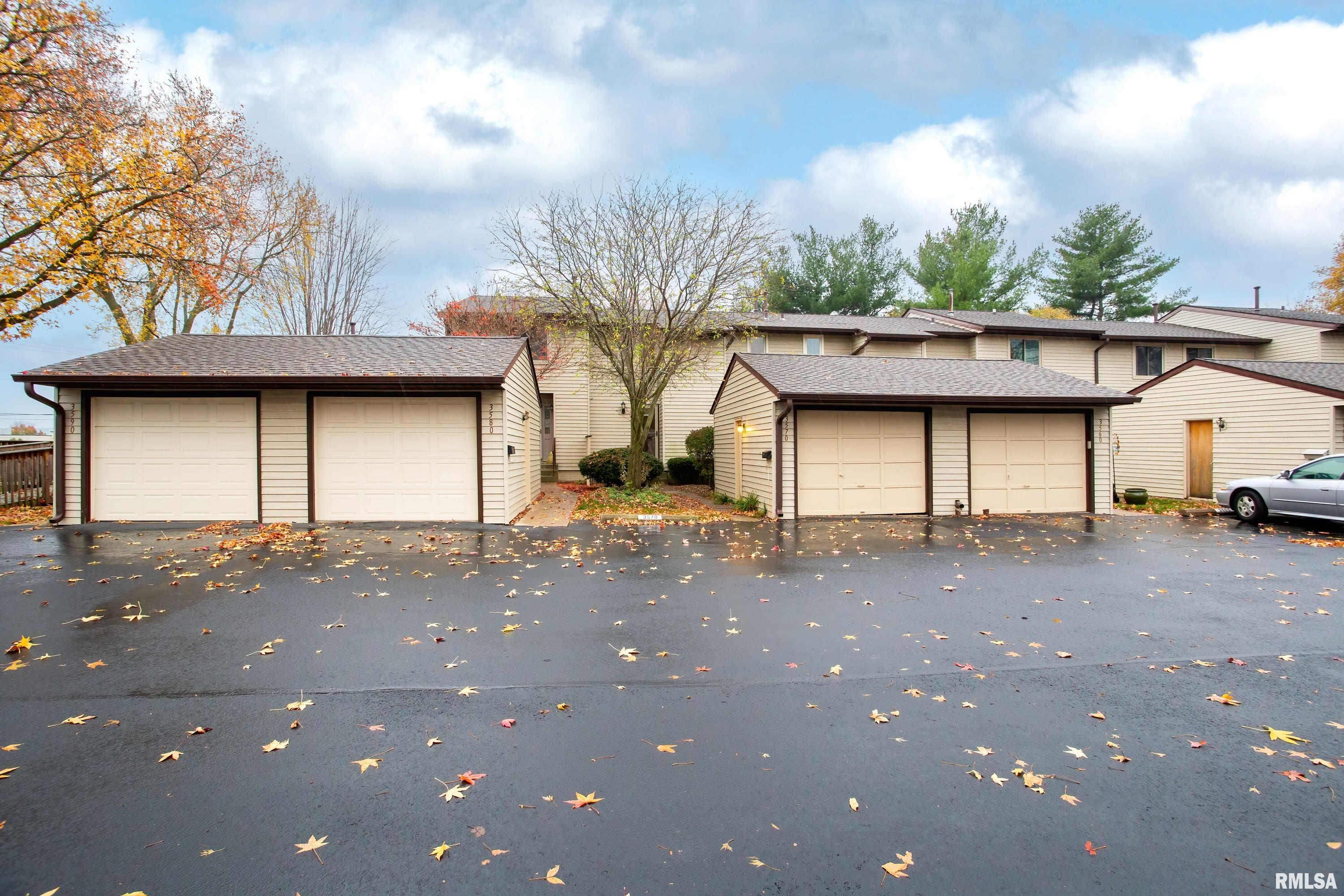 3570 Devils Glen Road Bettendorf, IA 52722 - Photo 3 of 31 Gallery Image 3