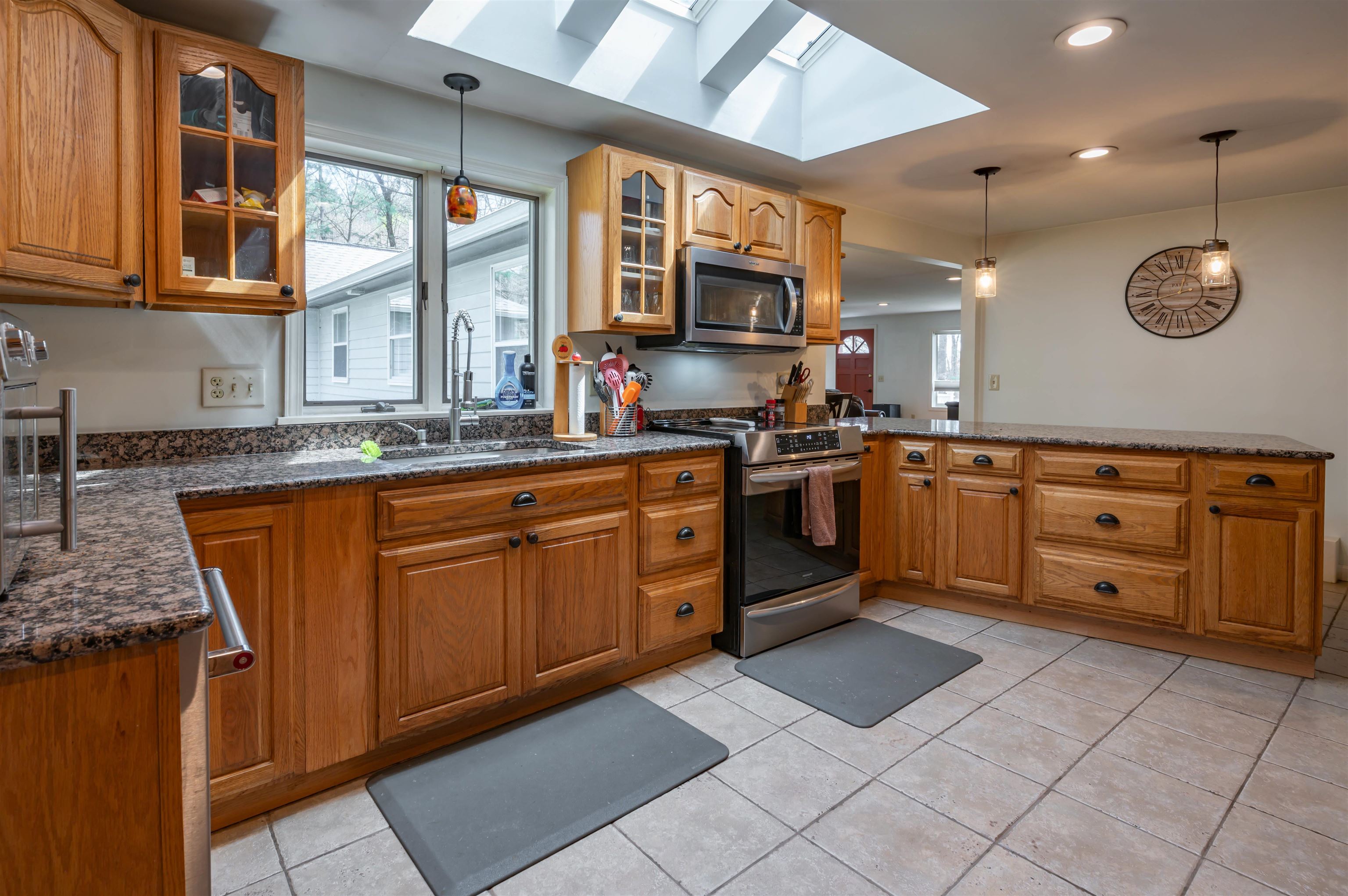 15 Twin Street Windham, NH 03087 - Photo 8 of 24