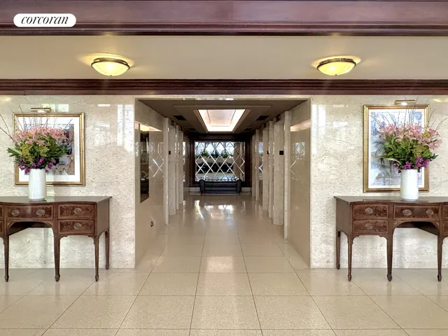 $999,000 | 15 West 72nd Street, Unit 16V | Upper West Side