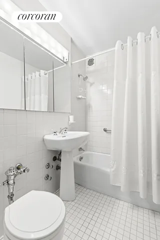 $999,000 | 15 West 72nd Street, Unit 16V | Upper West Side