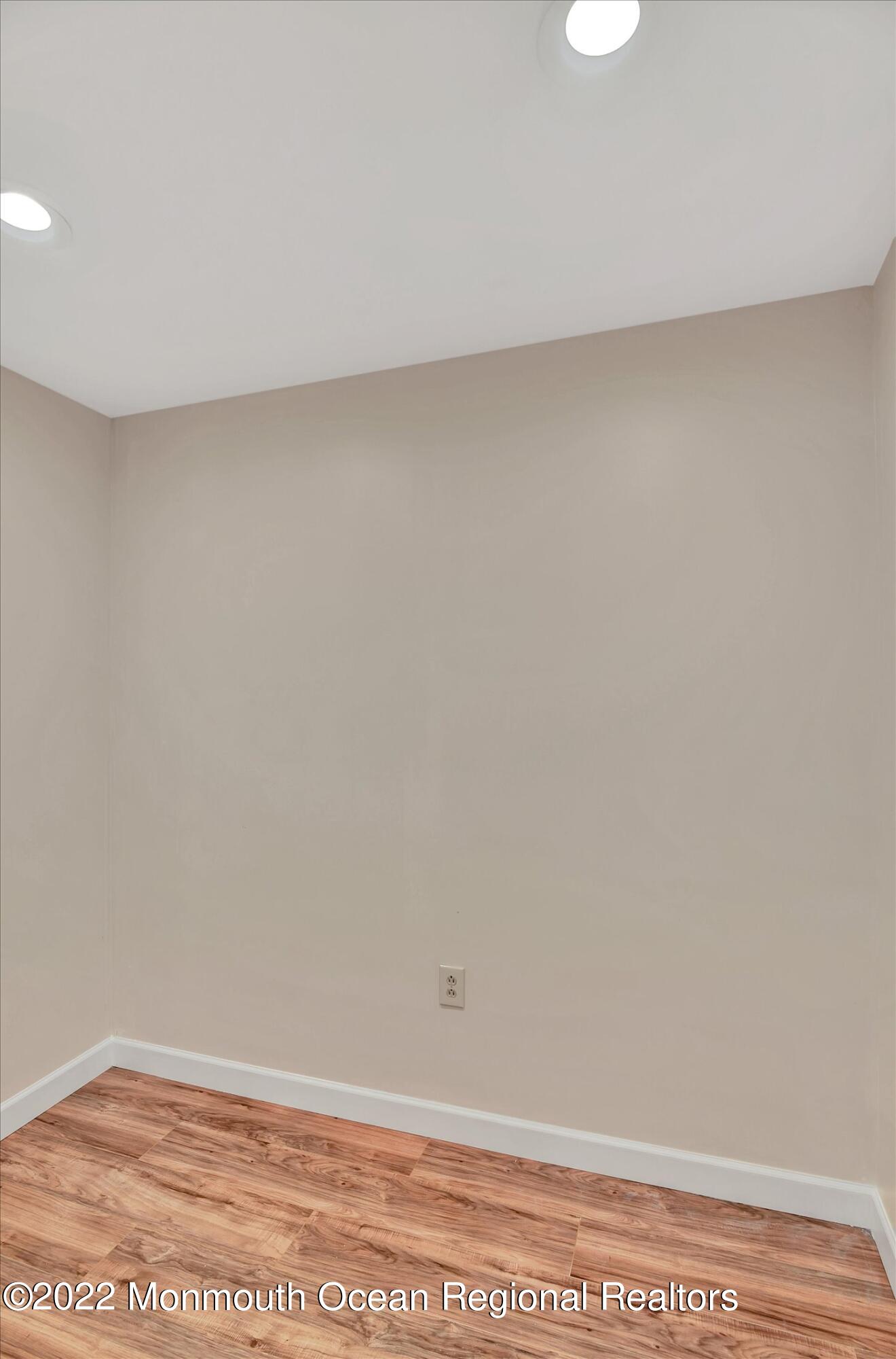 20 Redwood Road Howell, NJ 07731 - Photo 23 of 35 22-Walk In Closet