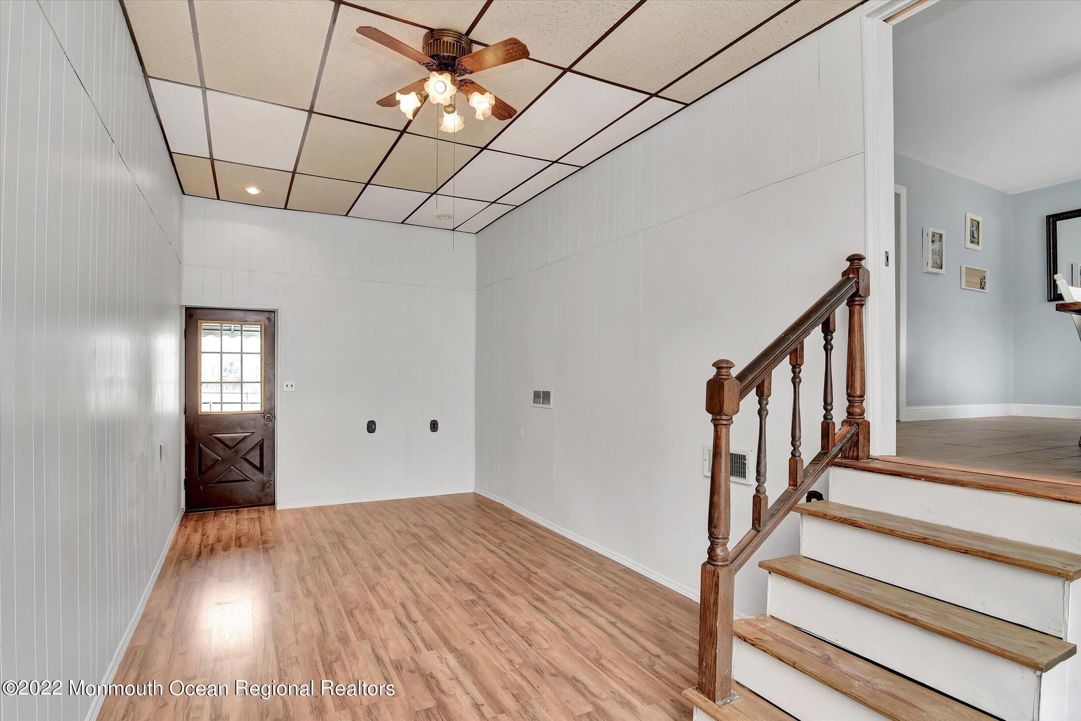 20 Redwood Road Howell, NJ 07731 - Photo 25 of 35 24-Side Room