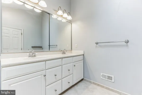 $4,200 | 4 Hogan Way, Moorestown, NJ 08057