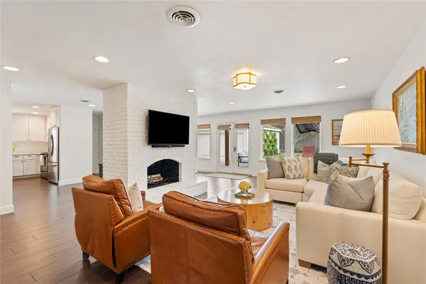 $649,000 | 7910 Highmeadow Drive, Houston, TX 77063