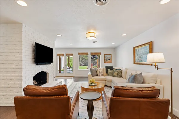 $649,000 | 7910 Highmeadow Drive, Houston, TX 77063