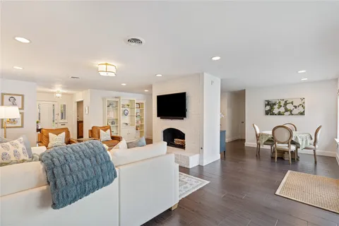 $649,000 | 7910 Highmeadow Drive, Houston, TX 77063