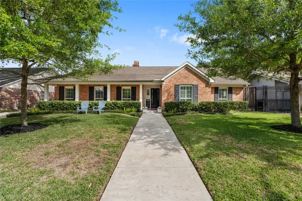 $649,000 | 7910 Highmeadow Drive, Houston, TX 77063