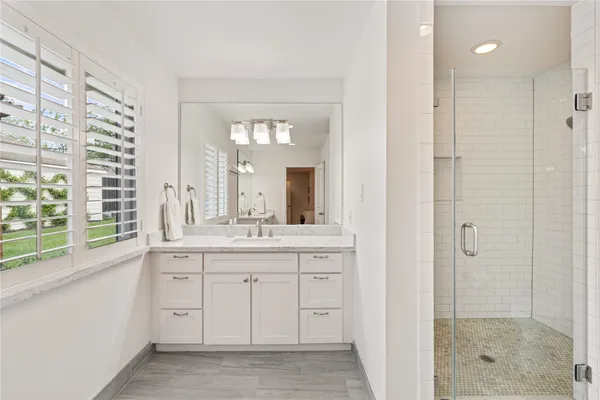 $649,000 | 7910 Highmeadow Drive, Houston, TX 77063