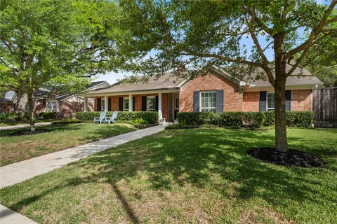 $649,000 | 7910 Highmeadow Drive, Houston, TX 77063