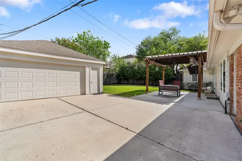 $649,000 | 7910 Highmeadow Drive, Houston, TX 77063