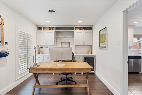 $649,000 | 7910 Highmeadow Drive, Houston, TX 77063