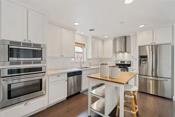 $649,000 | 7910 Highmeadow Drive, Houston, TX 77063