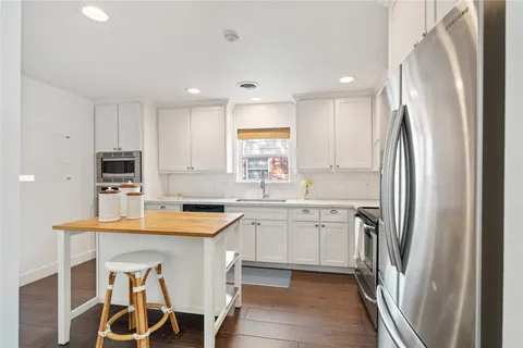 $649,000 | 7910 Highmeadow Drive, Houston, TX 77063