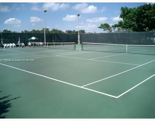 a view of an tennis court