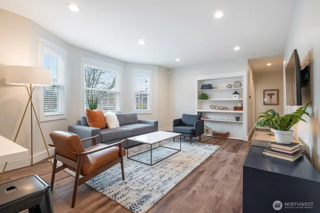 $4,000 | 2100 1st Avenue West, Seattle, WA 98119