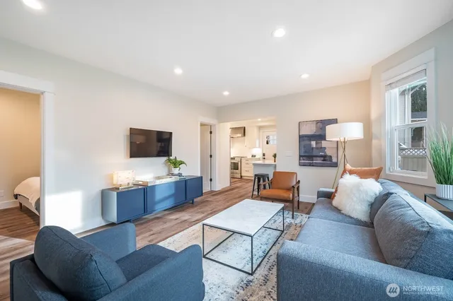 $4,000 | 2100 1st Avenue West, Seattle, WA 98119