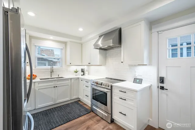 $4,000 | 2100 1st Avenue West, Seattle, WA 98119