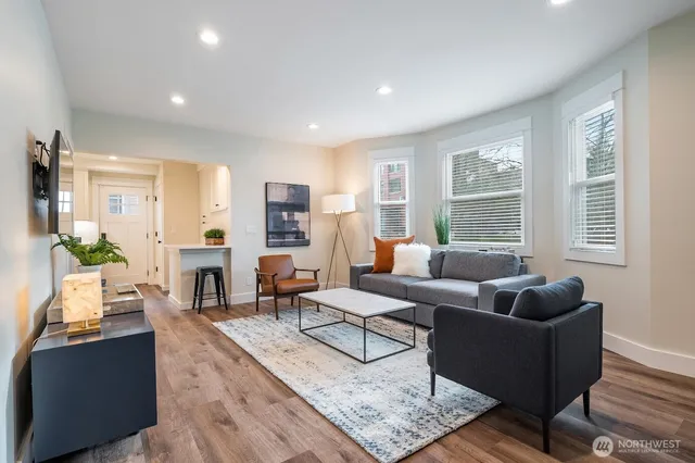 $4,000 | 2100 1st Avenue West, Seattle, WA 98119