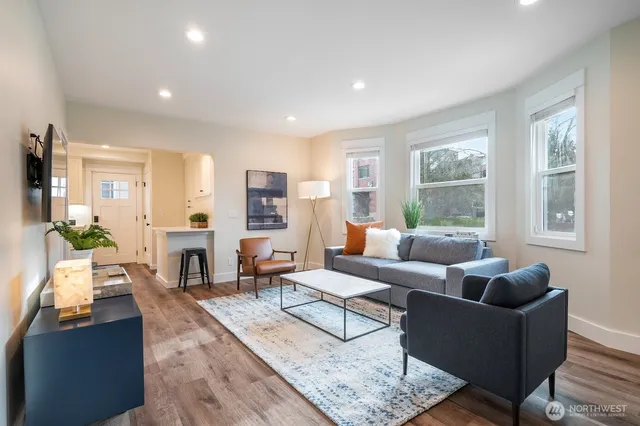 $4,000 | 2100 1st Avenue West, Seattle, WA 98119