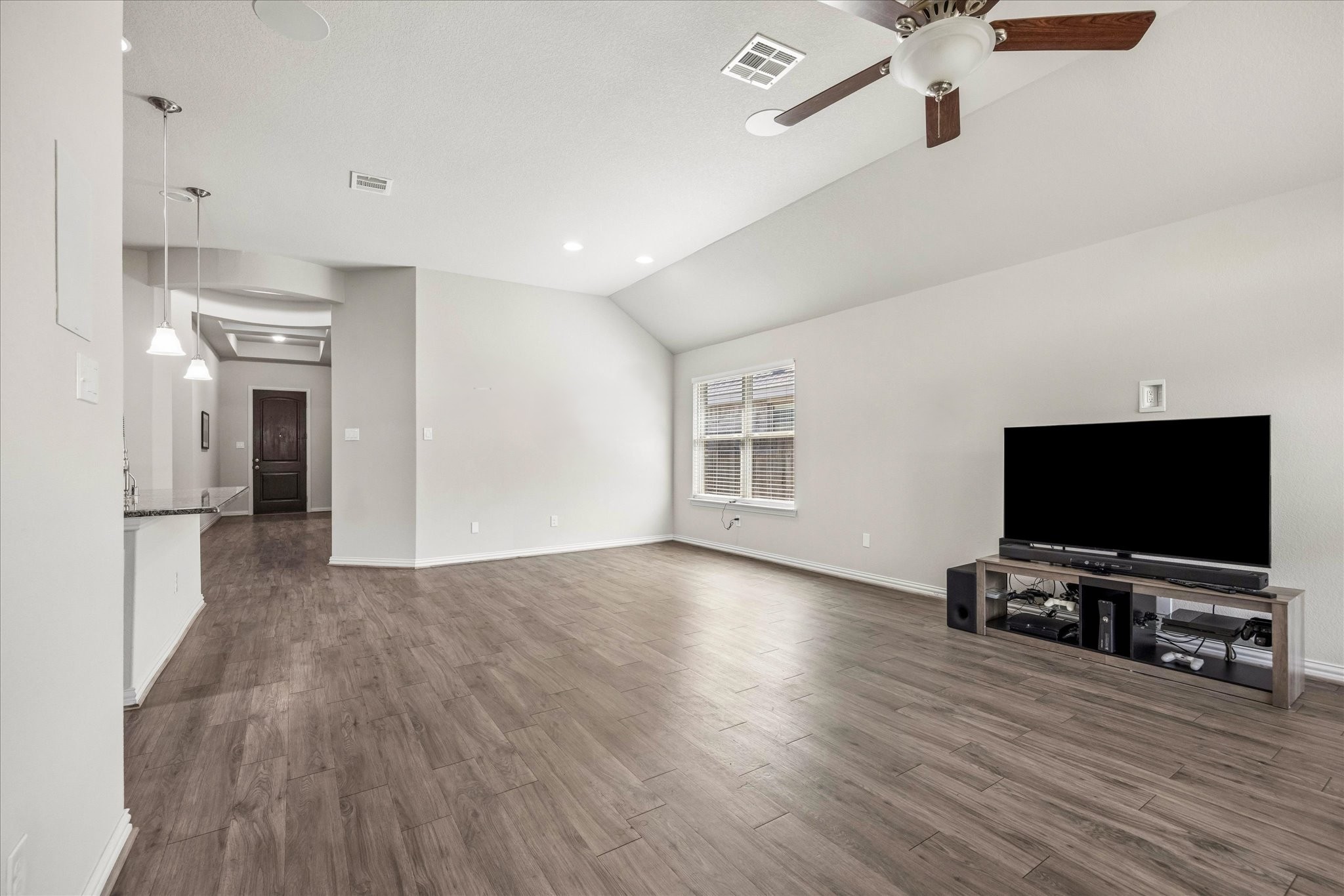22017 Abigail Way Pflugerville, TX 78660 - Photo 10 of 34