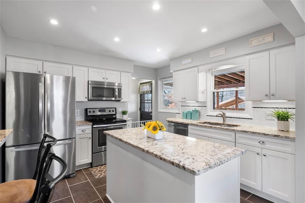 112 Lovi Road Baden, PA 15005 - Photo 13 of 46 Gallery Image 13